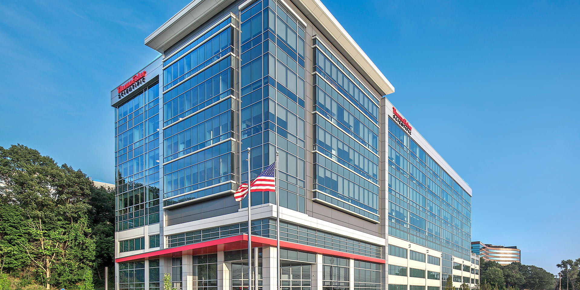 Proyecto Thermo Fisher Scientific Global Headquarters | Solarban® z50 Glass (Solarban® 60 Optiblue® Glass)